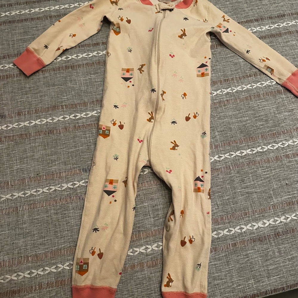 Hanna Andersson Cream and Pink Kids Footie